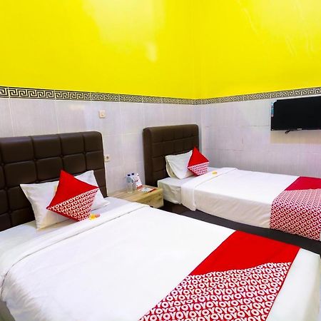 Oyo 1427 Azzahra Guest House Syariah Mataram Zewnętrze zdjęcie