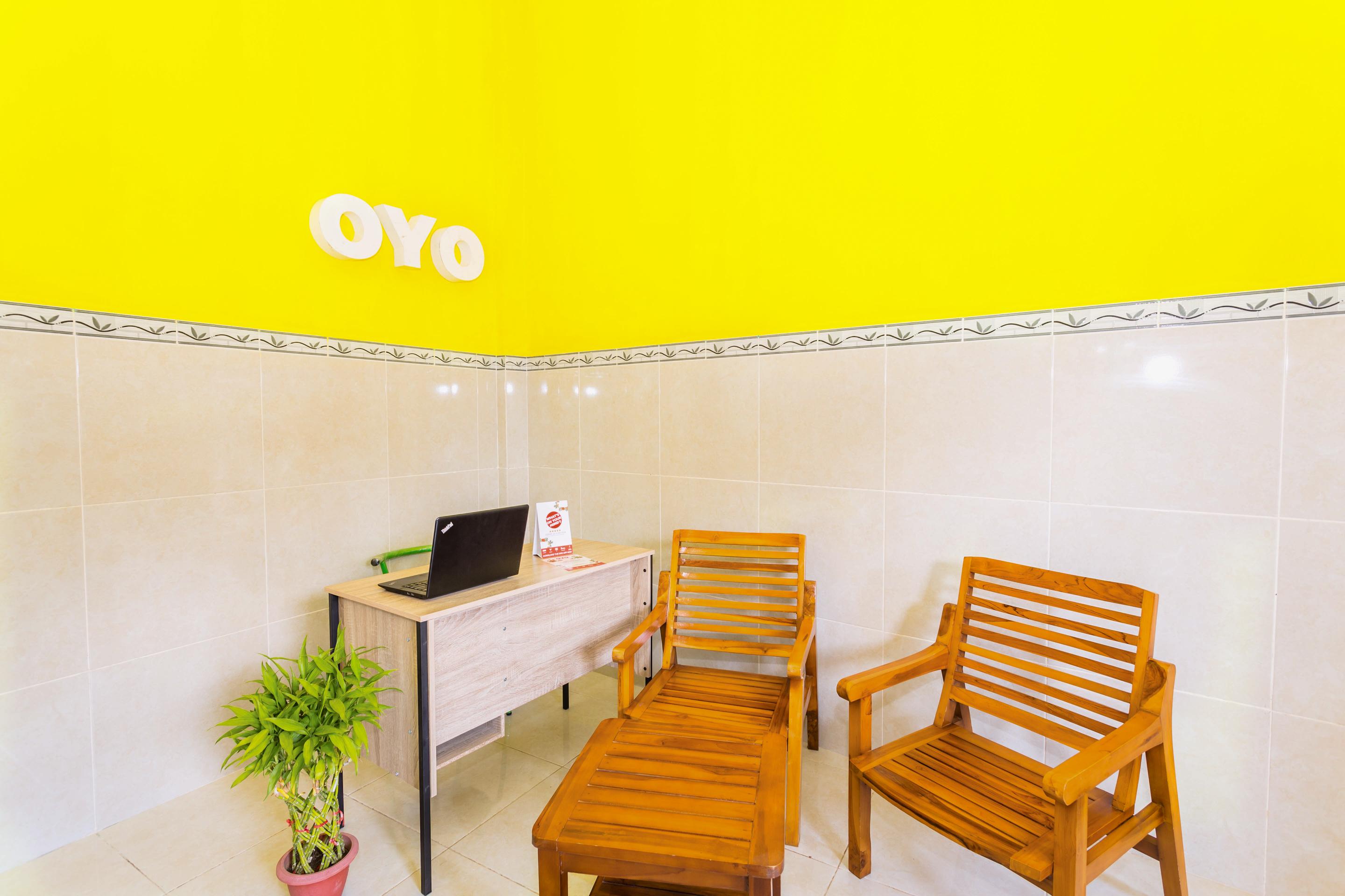 Oyo 1427 Azzahra Guest House Syariah Mataram Zewnętrze zdjęcie
